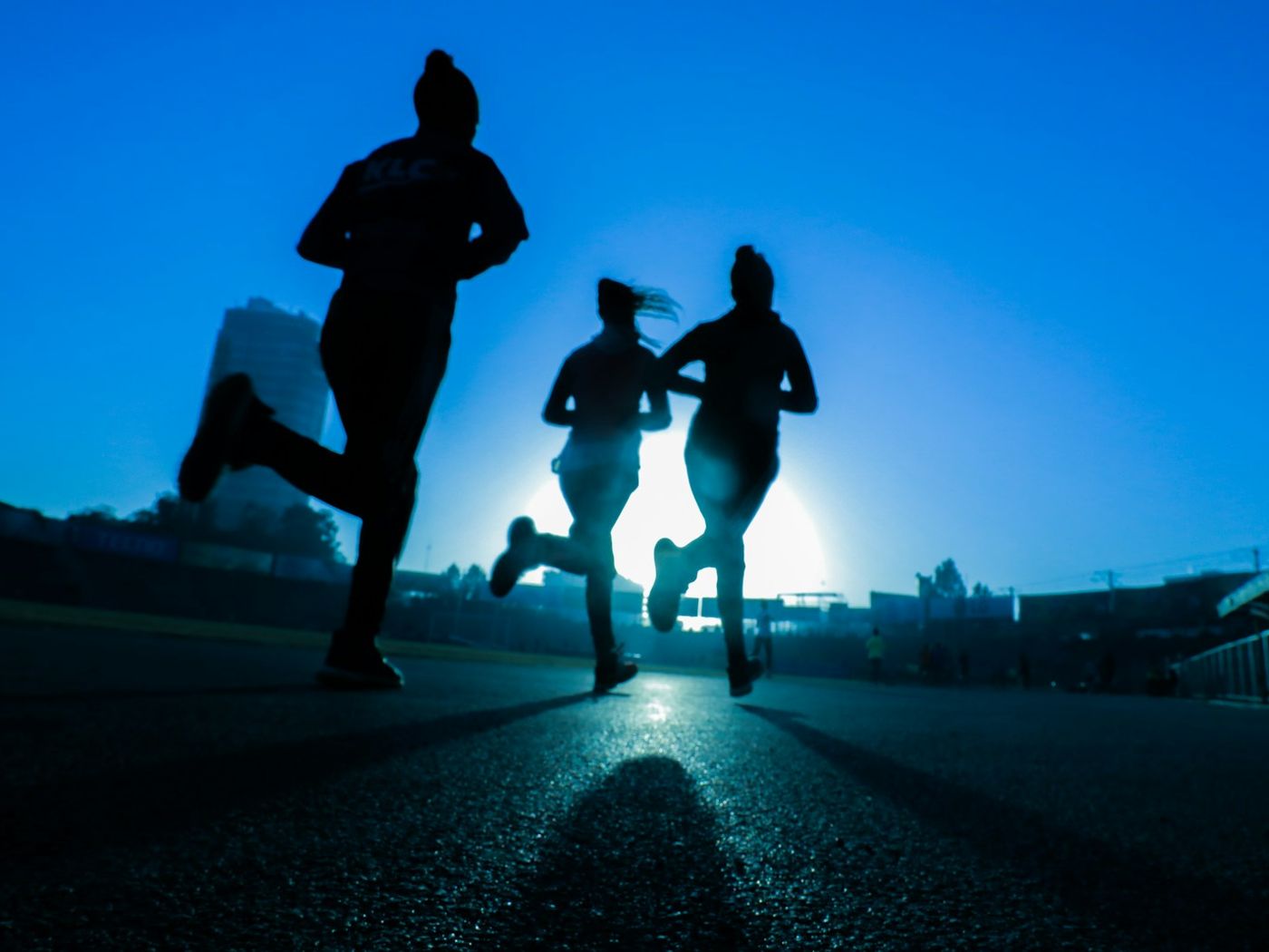 Coureurs en plein effort, trail ou route